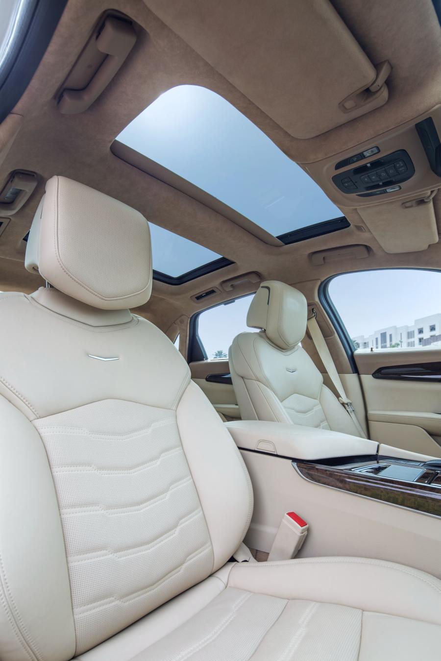 Интерьер Cadillac CT6 Platinum 2016 года  (WW) (фото 3 из 42)